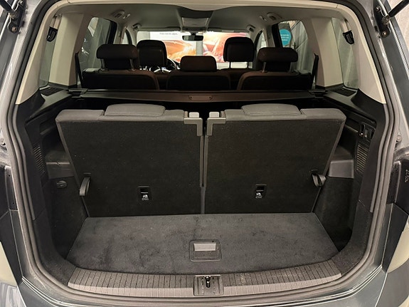 Volkswagen Touran 10 of 10