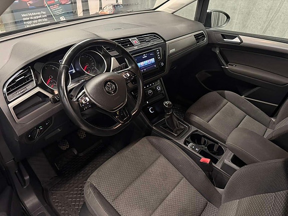 Volkswagen Touran 5 of 10