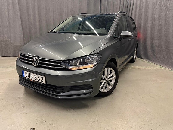 Volkswagen Touran 3 of 10