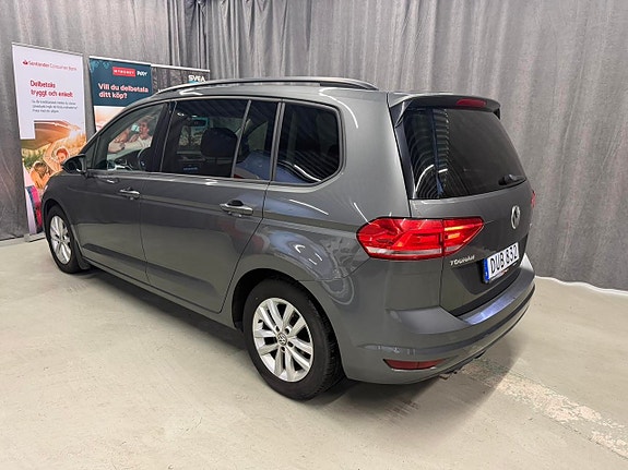 Volkswagen Touran 4 of 10