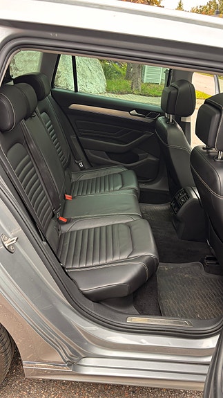 Volkswagen Passat 7 of 11