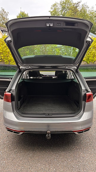 Volkswagen Passat 4 of 11
