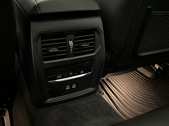 BMW 330e 17 of 30