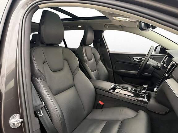 Volvo V60 15 of 30