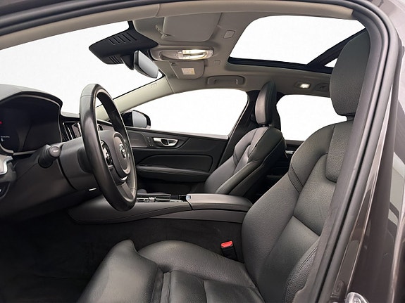Volvo V60 13 of 30