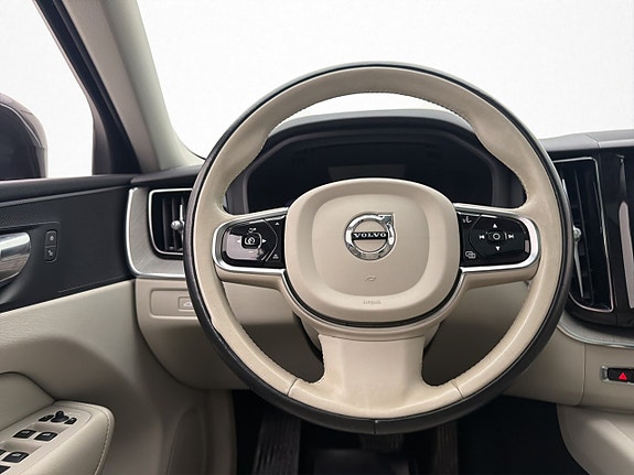 Volvo XC60 15 of 30