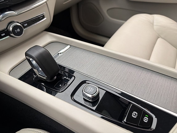 Volvo XC60 26 of 30