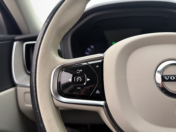 Volvo XC60 16 of 30