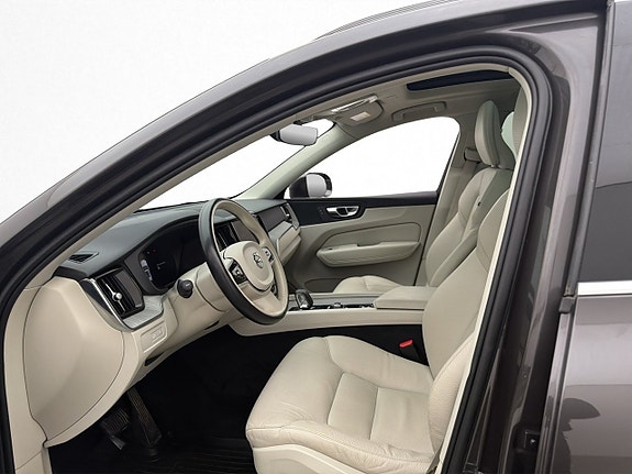 Volvo XC60 12 of 30