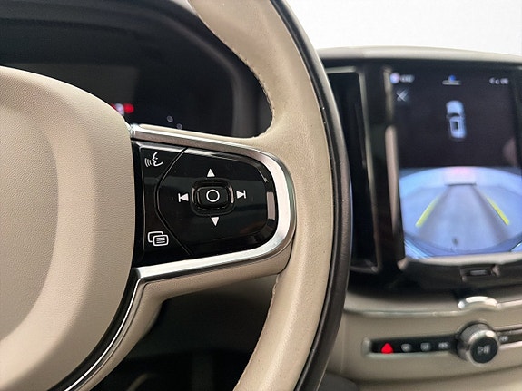 Volvo XC60 18 of 30