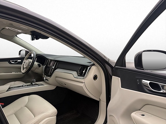 Volvo XC60 30 of 30