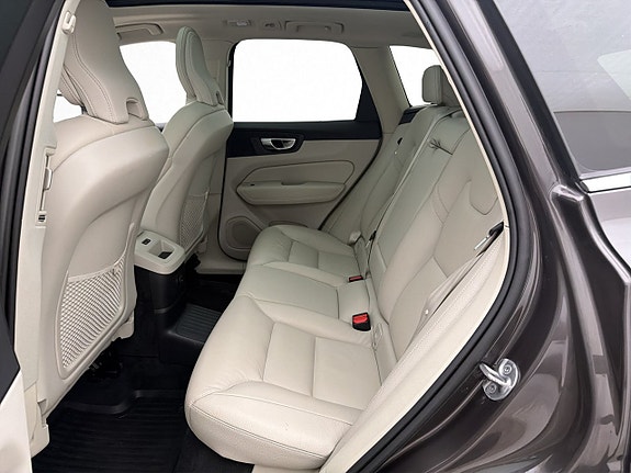 Volvo XC60 28 of 30
