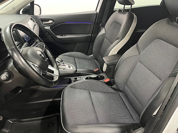 Renault Captur 10 of 23