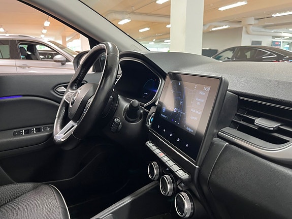Renault Captur 18 of 23