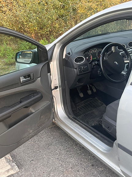 Ford Focus 5 of 11