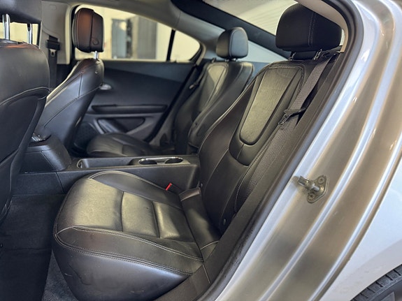 Opel Ampera 12 of 26