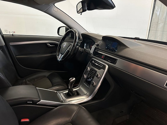 Volvo V70 4 of 16