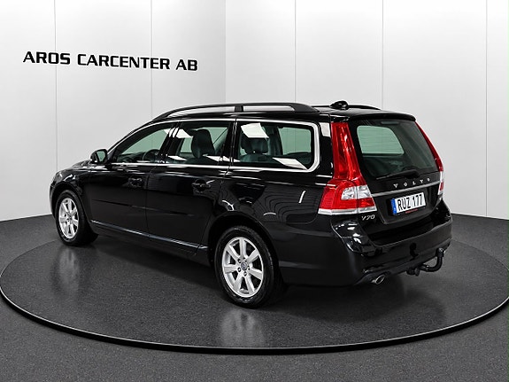 Volvo V70 3 of 16