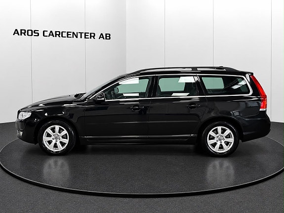Volvo V70 2 of 16