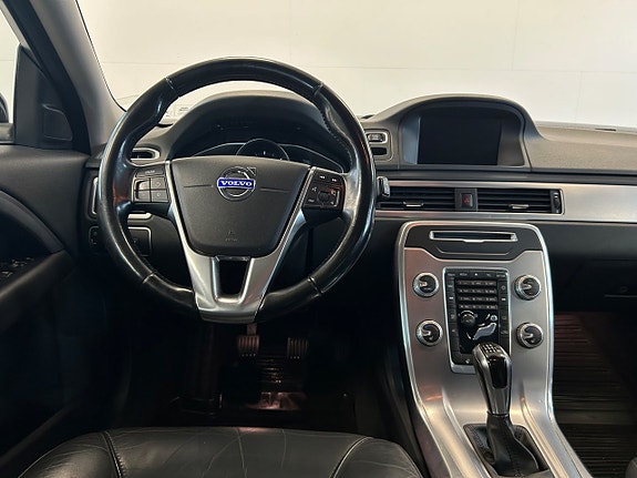 Volvo V70 9 of 16