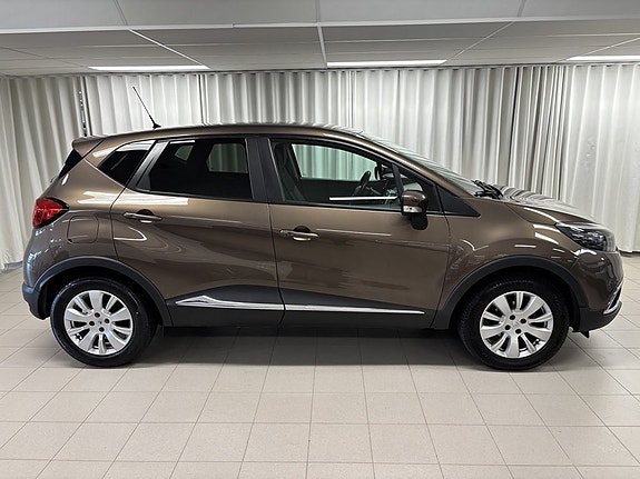 Renault Captur 2 of 4
