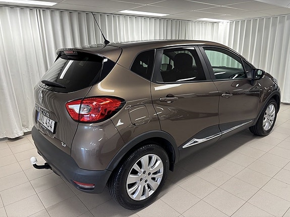 Renault Captur 3 of 4