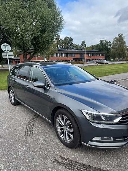 Volkswagen Passat 10 of 11