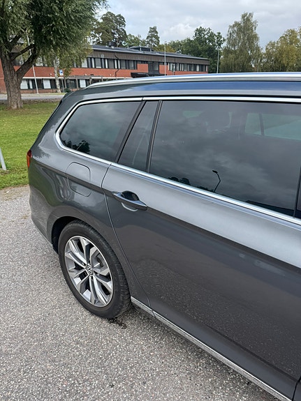 Volkswagen Passat 5 of 11
