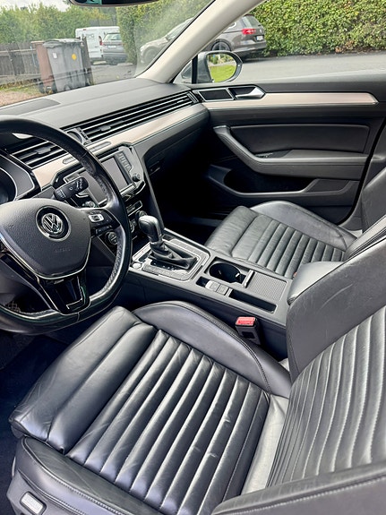 Volkswagen Passat 6 of 11