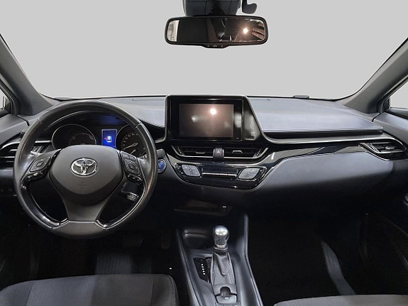 Toyota C-HR 12 of 21