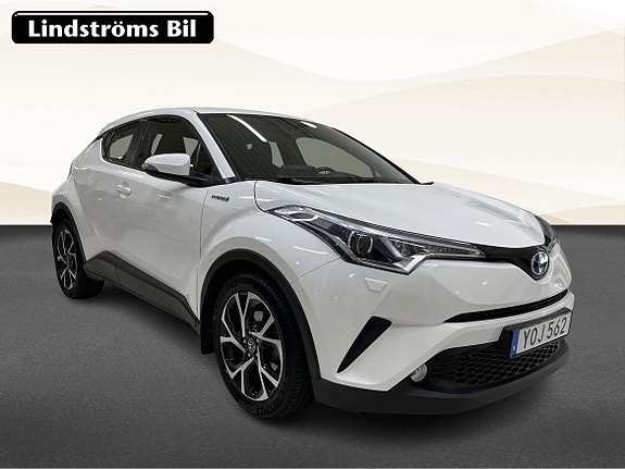 Toyota C-HR 3 of 21