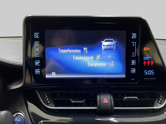 Toyota C-HR 16 of 21