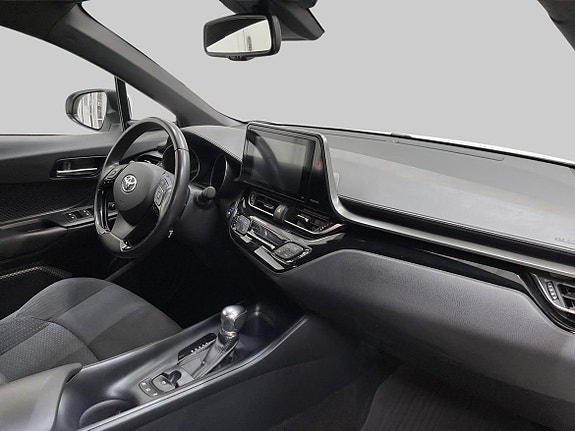 Toyota C-HR 10 of 21