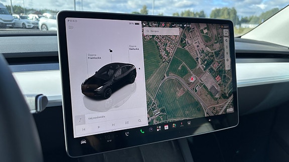 Tesla Model Y 3 of 6