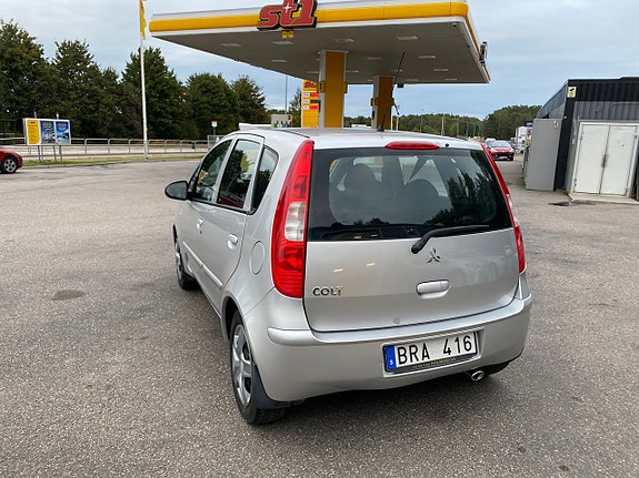 Mitsubishi Colt 8 of 13