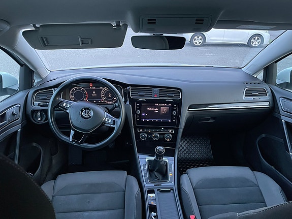 Volkswagen Golf VII 10 of 12