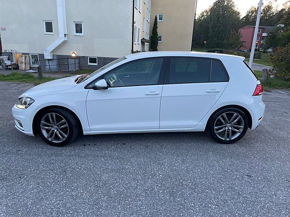 Volkswagen Golf VII 5 of 12