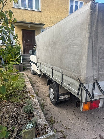 Hyundai H-1 5 of 6