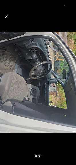 Hyundai H-1 3 of 6