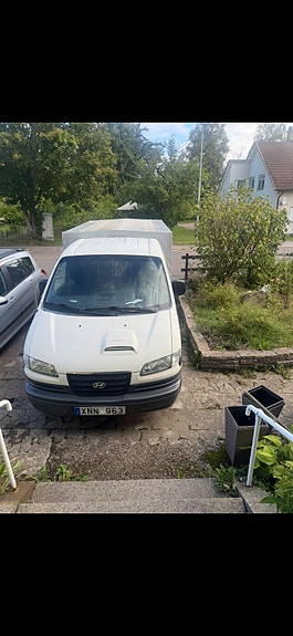 Hyundai H-1 2 of 6