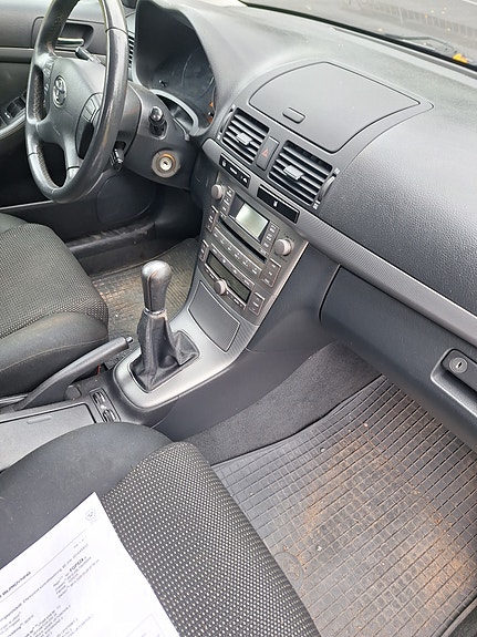 Toyota Avensis 4 of 4