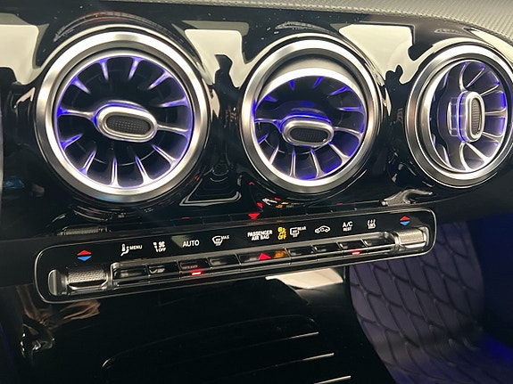 Mercedes-Benz CLA250 e 27 of 30