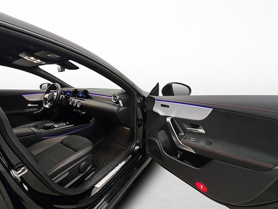 Mercedes-Benz CLA250 e 16 of 30