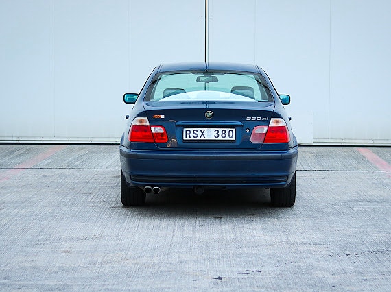BMW 330Xi 7 of 12