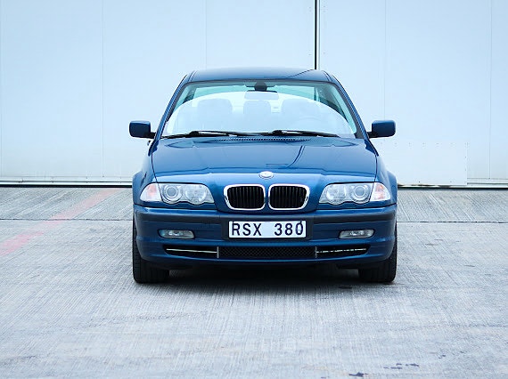 BMW 330Xi 3 of 12