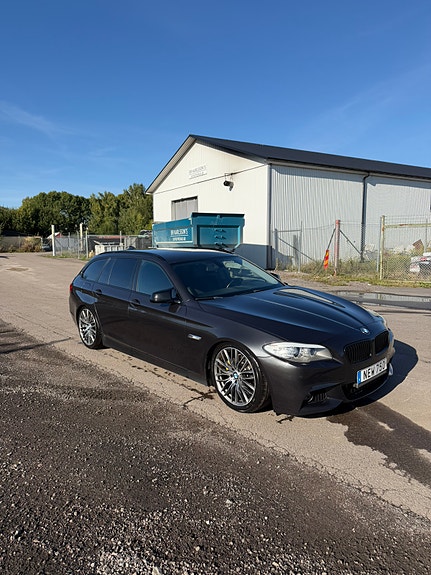 BMW 520d 2 of 10