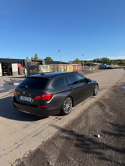 BMW 520d 3 of 10