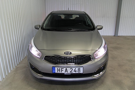 Kia Ceed 4 of 23