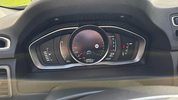Volvo V70 11 of 14