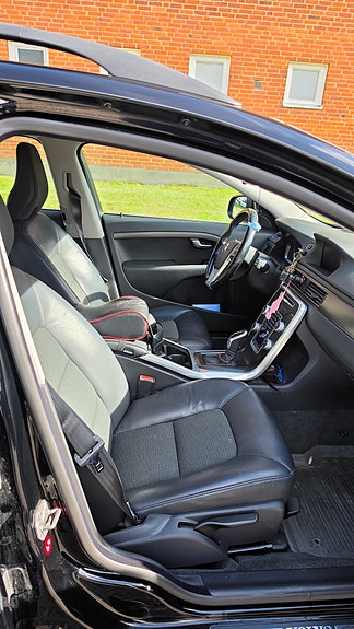 Volvo V70 8 of 14